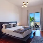 Guestready - Spacious With Sea Views *