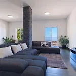 Semesterbostad Guestready - Spacious With Sea Views *