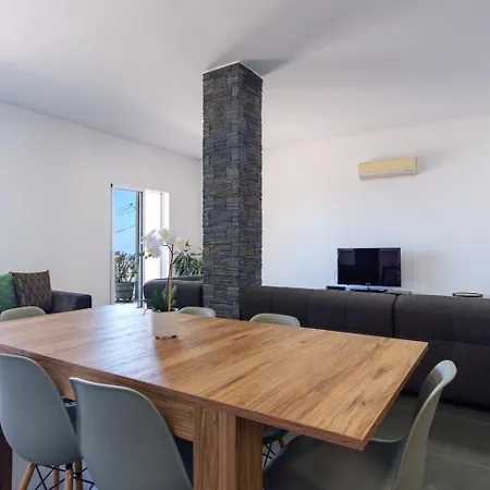 Guestready - Spacious With Sea Views 別荘