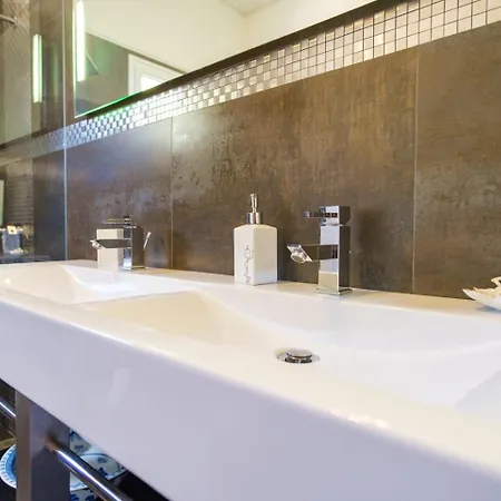 Guestready - Spacious With Sea Views