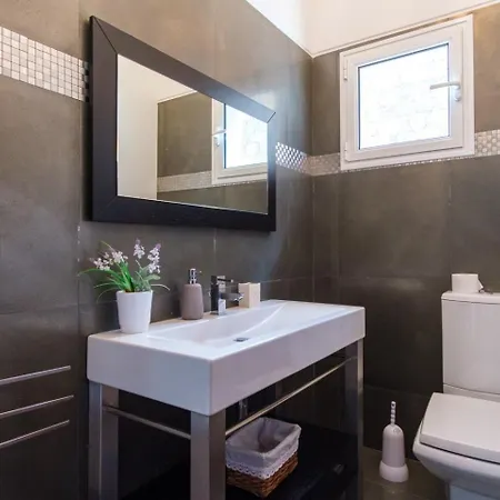 別荘 Guestready - Spacious With Sea Views カニコ