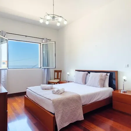 Guestready - Spacious With Sea Views