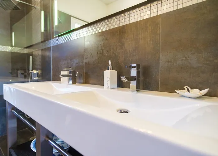 Guestready - Spacious With Sea Views