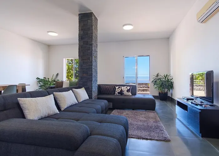 Vakantiehuis Guestready - Spacious With Sea Views *